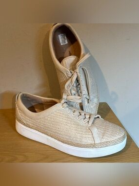 Fitflop Rally Sneaker Beige Tan Raffia Basket-Weave Beachy Shoes Sz 8.5